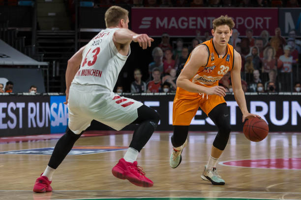 利拉德在比 利拉德在比