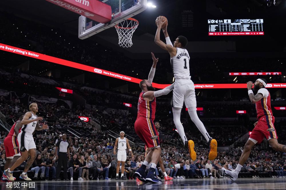 巴萨旧将：足球世界没人能达到梅西的高度，他让我们变得更好