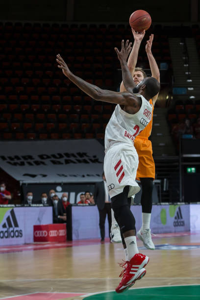 曼联敲定救火主帅！索尔斯克亚或回归，最快周五签约，更衣室力挺